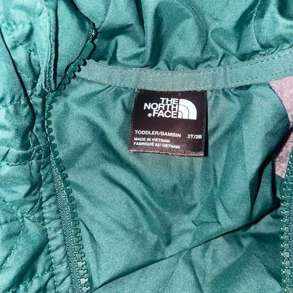 Two North face jacket - Picture 8 of 8